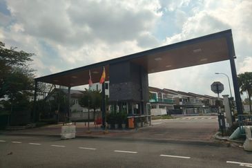 Villa Avenue @ Equine Park