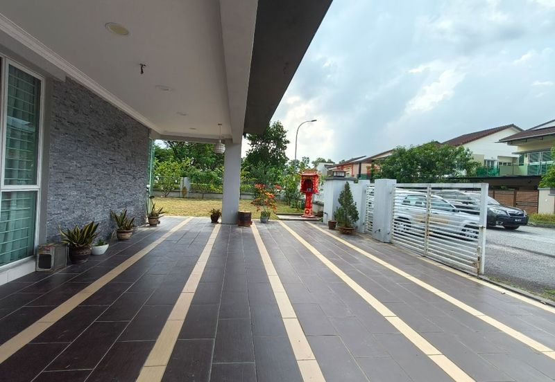 Villa Avenue @ Equine Park