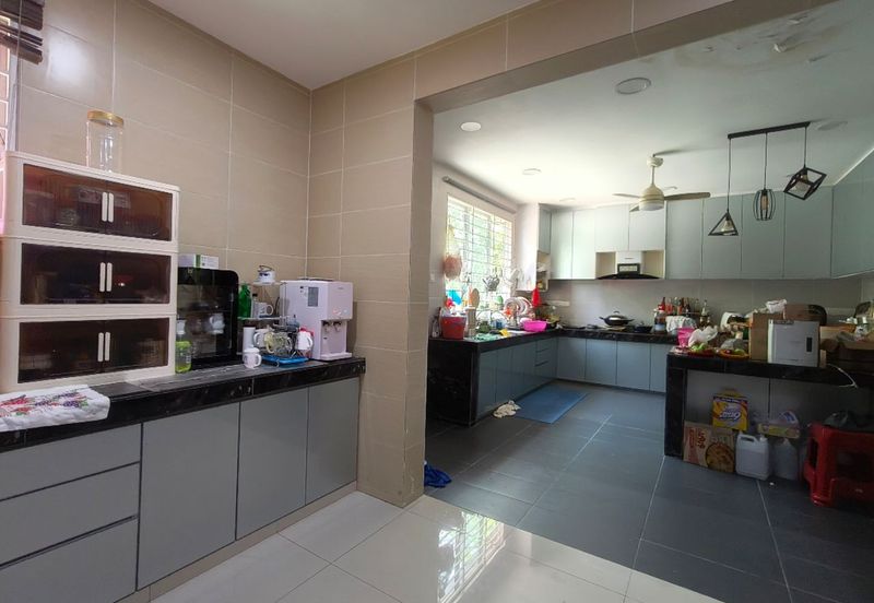 Villa Avenue @ Equine Park