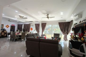 Villa Avenue @ Equine Park