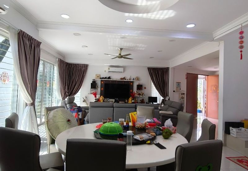 Villa Avenue @ Equine Park