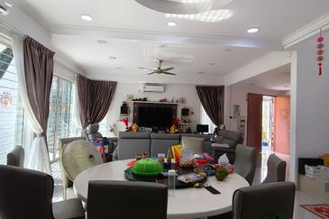 Villa Avenue @ Equine Park