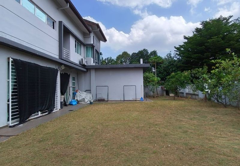 Villa Avenue @ Equine Park