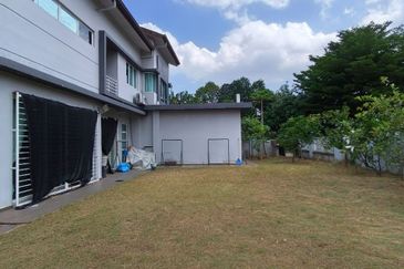 Villa Avenue @ Equine Park