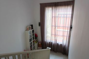 Villa Avenue @ Equine Park