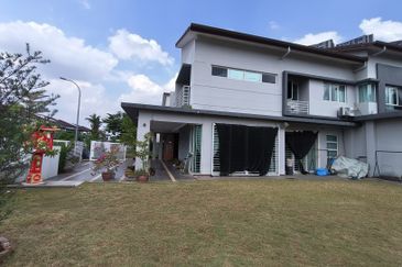 Villa Avenue @ Equine Park