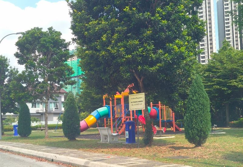 Villa Avenue @ Equine Park