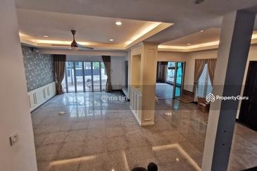 Jalan Puncak Perdana 