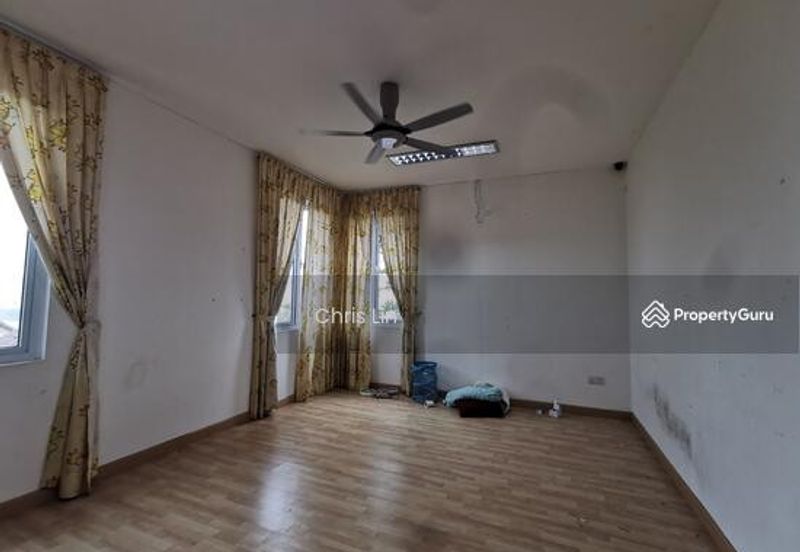 Jalan Puncak Perdana 