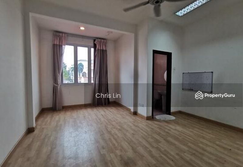 Jalan Puncak Perdana 