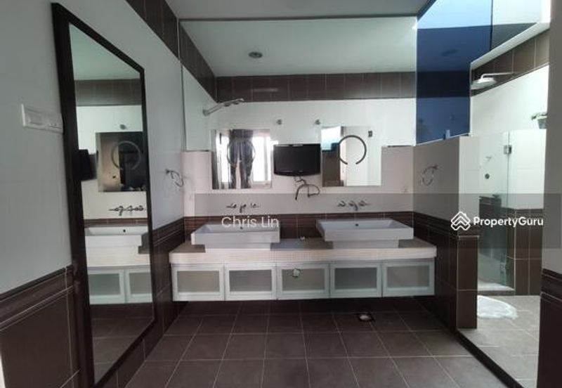 Jalan Puncak Perdana 