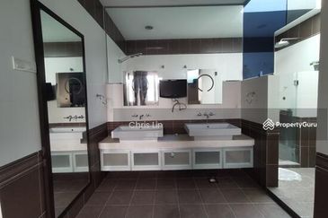 Jalan Puncak Perdana 