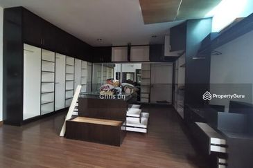 Jalan Puncak Perdana 