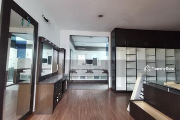 Jalan Puncak Perdana 