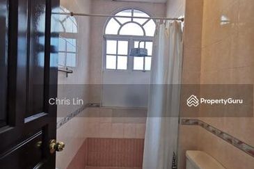 Jalan Puncak Perdana 