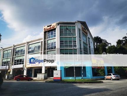 Taman Equine Park TTDI Dualis Equine Park Commercial Center ,EquPark ,Sri Kembangan .Hotel    酒店出售 設齐全。tenanted lotcation at  Taman Equine Park , Selangor, Seri Kembangan