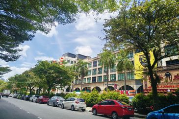 Sentul Raya Boulevard