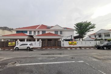 Jalan Puncak Perdana 