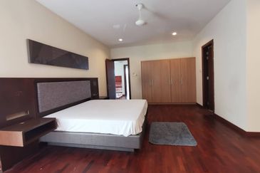 IOI Beverly Row @ IOI Resort City