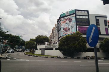 Dagang Cahaya Avenue