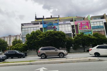 Dagang Cahaya Avenue