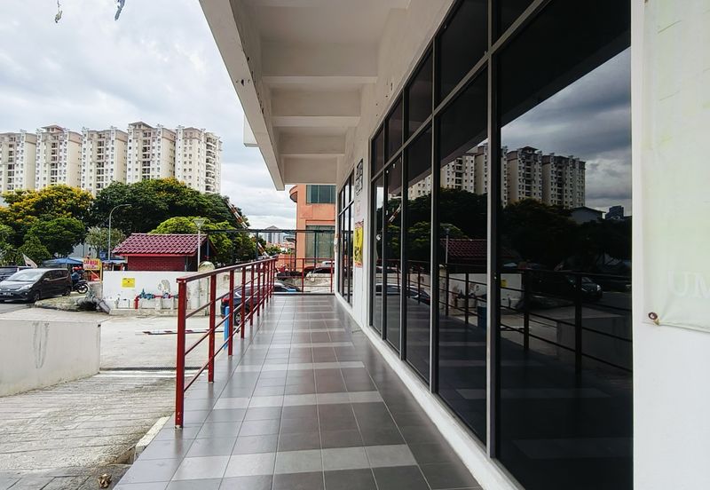 Dagang Cahaya Avenue