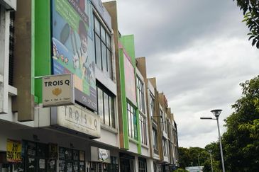 Dagang Cahaya Avenue