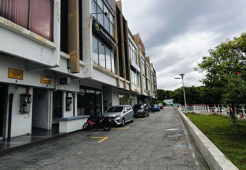 Dagang Cahaya Avenue