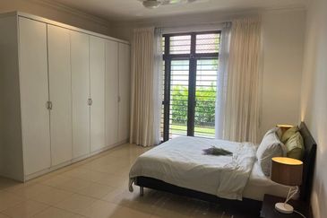 IOI Beverly Row @ IOI Resort City