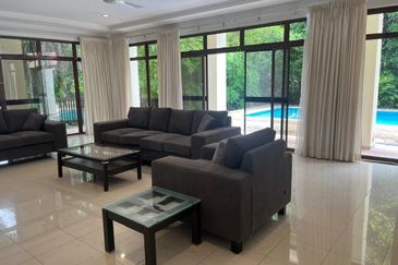 IOI Beverly Row @ IOI Resort City