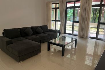 IOI Beverly Row @ IOI Resort City