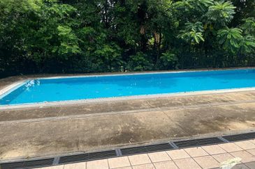 IOI Beverly Row @ IOI Resort City