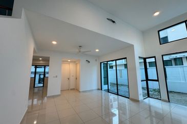 Villa 33, Bukit Manda'rina