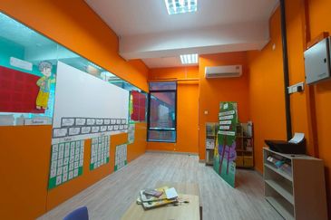 Anika @ Bandar Ainsdale