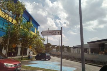 Anika @ Bandar Ainsdale