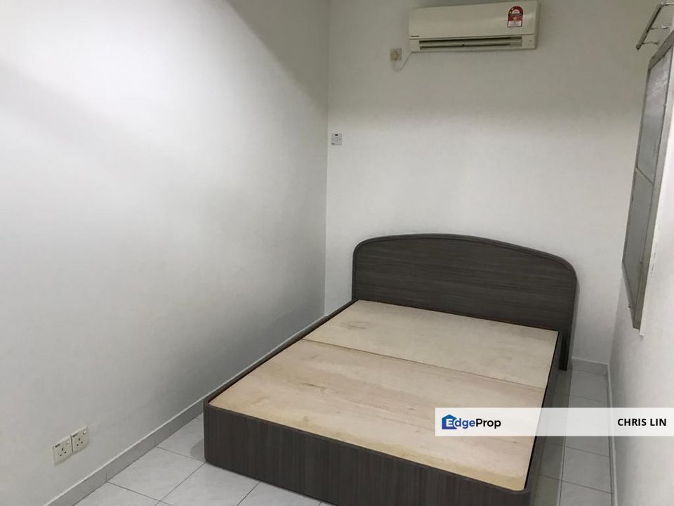 Ampang utama 
Terrace house 2 Storey 
lotcation oppist ampang point  lorong dedalu off jalan, Selangor, Ampang