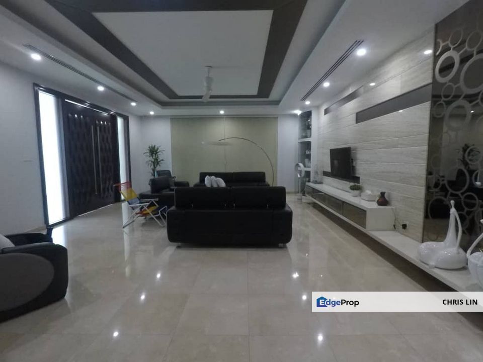 3 Storey Modern Bungalow @ Tropicana
LWith LIFT  Swimming pool.
Spacious Garden, Selangor, Tropicana