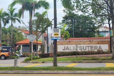 Bukit Jalil, 2.5 Storey house (end lot), Taman Jalil Sutera, Kuala Lumpur 