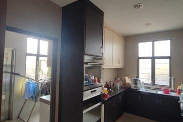 Bukit Jalil, 2.5 Storey house (end lot), Taman Jalil Sutera, Kuala Lumpur 