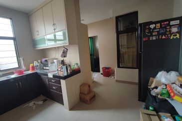 Bukit Jalil, 2.5 Storey house (end lot), Taman Jalil Sutera, Kuala Lumpur 
