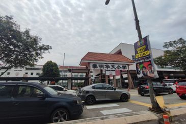 Bukit Jalil, 2.5 Storey house (end lot), Taman Jalil Sutera, Kuala Lumpur 