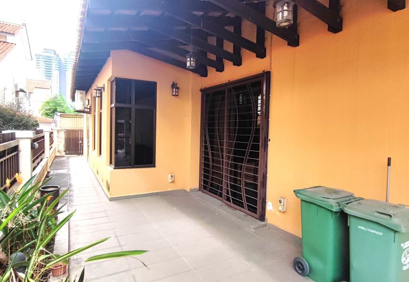 Bukit Jalil, 2.5 Storey house (end lot), Taman Jalil Sutera, Kuala Lumpur 