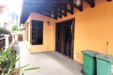 Bukit Jalil, 2.5 Storey house (end lot), Taman Jalil Sutera, Kuala Lumpur 