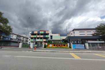 Bukit Jalil, 2.5 Storey house (end lot), Taman Jalil Sutera, Kuala Lumpur 