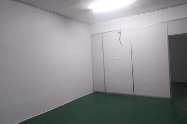 Bayu Tinggi Commercial Centre -Taipan