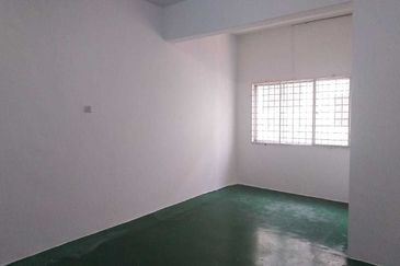 Bayu Tinggi Commercial Centre -Taipan