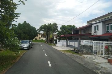 Jalan Pokok Sakat 