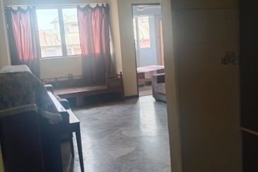 Tasik Heights Apartment