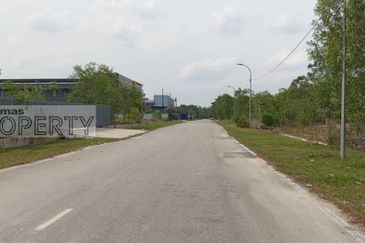 Commercial land at Puncak Alam for sale