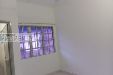 Renovated 2 storey terrace house facing field at Bandar Puteri Klang